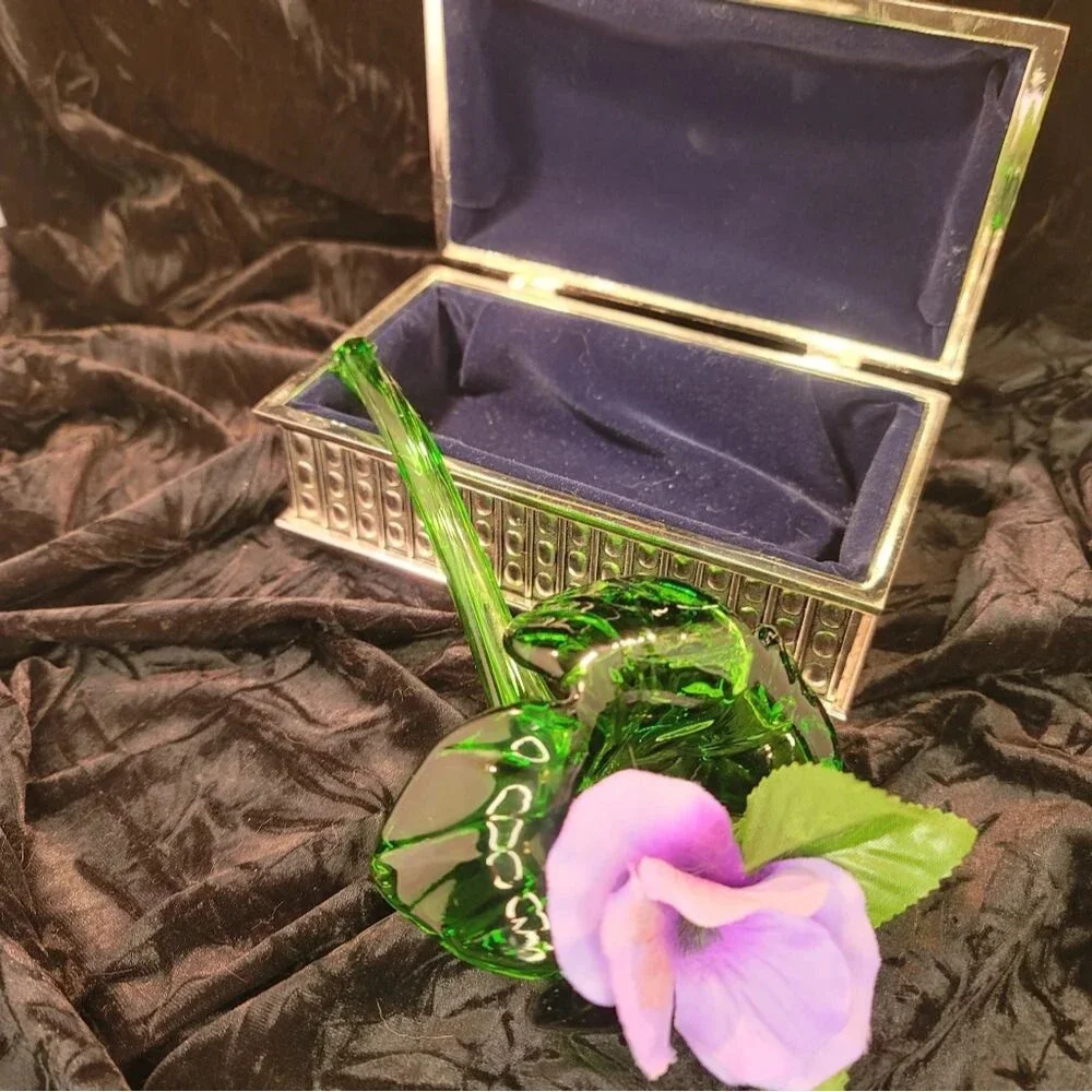 0268. Hand~Blown Beauty of a Classic Bud Vase ~ 👌 Deep Green 😍🥰